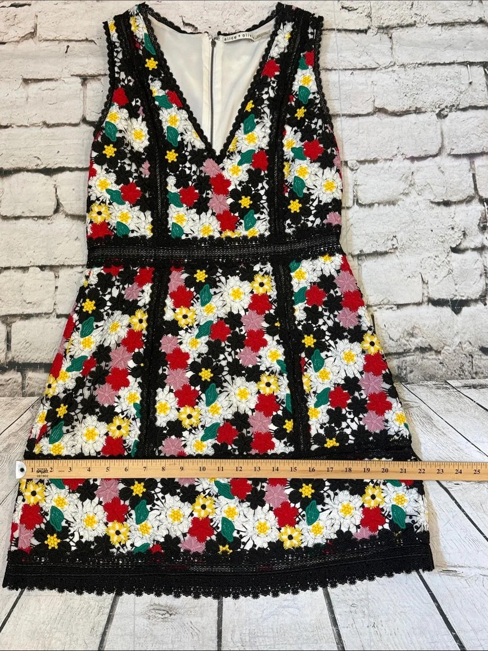 Alice + Olivia good preowned